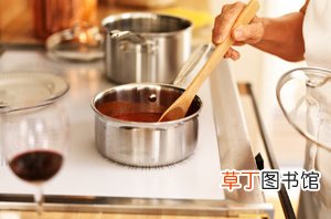 筷子也有寿命：每周高温消毒 半年退役