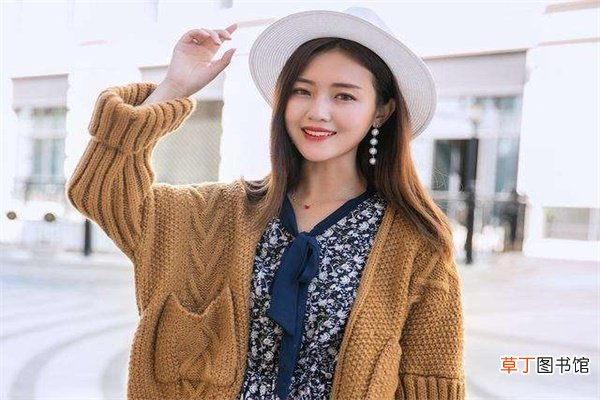 短袖开衫毛衣搭配
