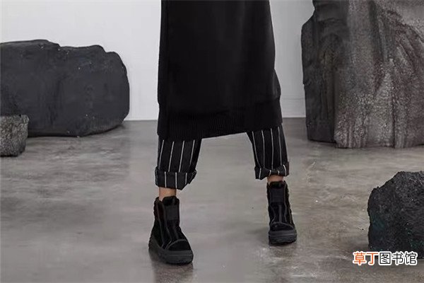 长款毛衣裙怎样搭配