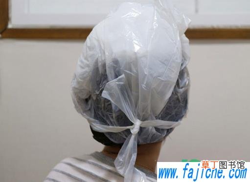 泡泡染发剂对头发伤害大不大 泡泡染发剂好用吗