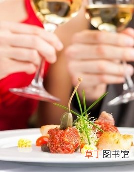 选择餐桌有讲究 餐厅面积先考虑