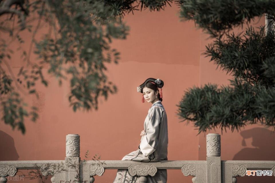 虞美人冬雨原文及翻译 虞美人黄机翻译
