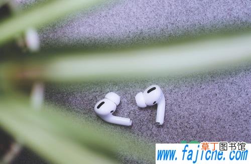 蓝牙耳机脏了怎么清理 蓝牙耳机脏了能直接用水洗吗