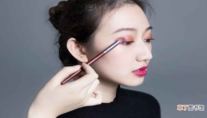 欧美眼妆怎么画 欧美眼妆的特点