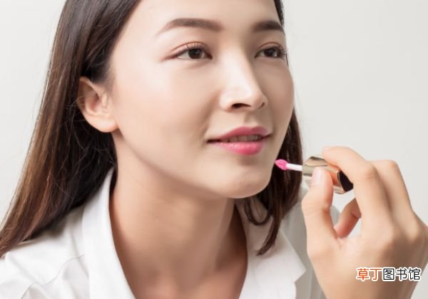 口红的挑选方式 根据皮肤颜色如何挑选口红