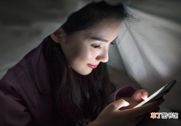白头发真的会越拔越多吗白头发出现的原因