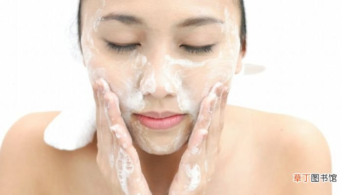 用洗面奶洗脸后脸上起干皮怎么办洗面奶洗脸后起干皮如何解决