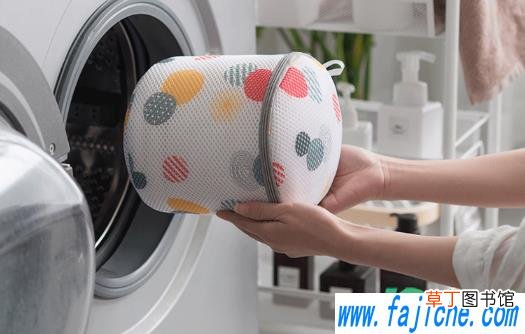 衣服放洗衣袋怎么折叠 洗衣袋衣服要不要叠