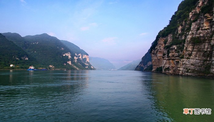 长江三峡是瞿塘峡西陵峡和什么峡