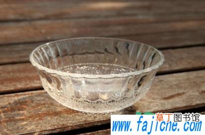 玻璃杯盛一半水可以放冷冻吗 玻璃碗放冷冻会破吗