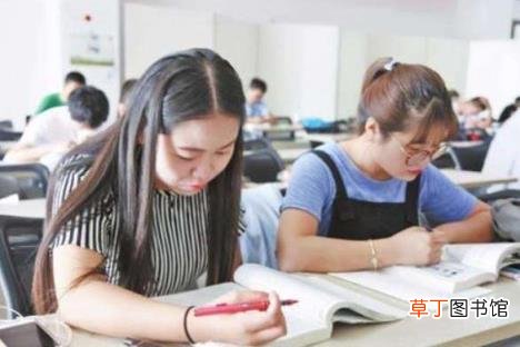南昌大学回应李佳琦离校原因 学历问题真相来了