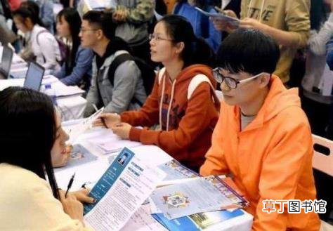 南昌大学回应李佳琦离校原因 学历问题真相来了