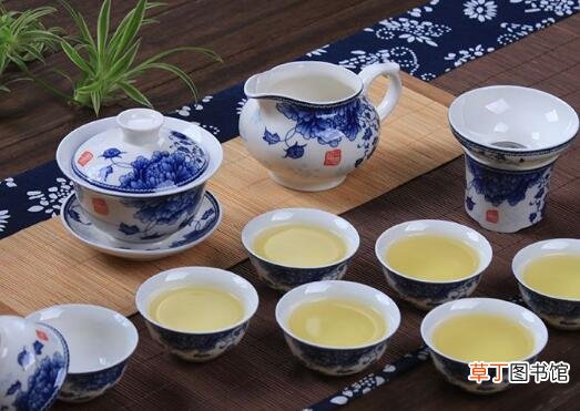 白瓷茶壶壶嘴怎么清洗 白瓷茶壶壶嘴清洗方法