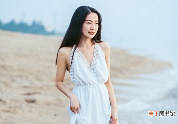 夏季露肩衣服怎么搭配内衣 露肩衣服适合穿什么内衣