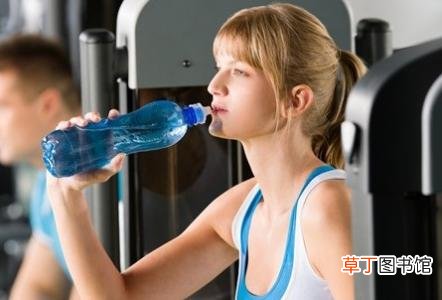 女性健身后 该如何合理补水