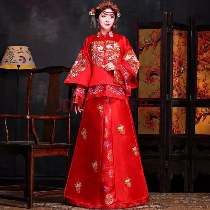 中式婚礼的礼服叫什么 结婚中式礼服叫什么