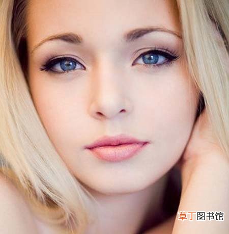 妆前护肤技巧让肌肤不再满脸跑粉