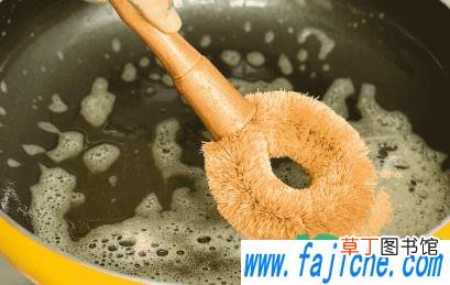 锅底糊了刷不下来怎么办 不锈钢锅糊了怎么去除黑渍