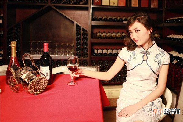 衣服两边开叉叫什么