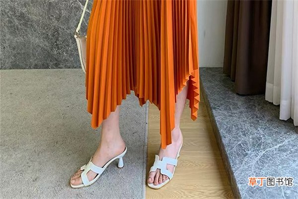橙色裙子配什么颜色上衣