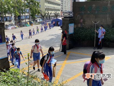 学校如何做好疫情防控 多地要求师生开学前14天居家