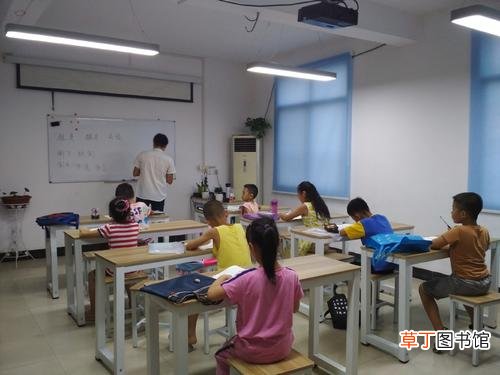 教育机构转行女生可以做什么 培训机构老师转行可以做什么