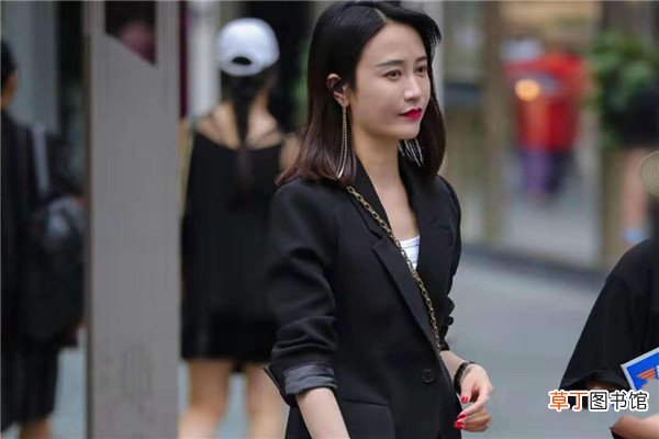 黑色配黑色好看吗