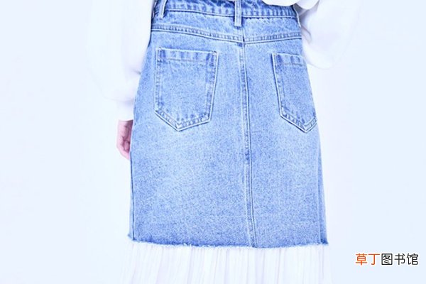 doris revolve服装是什么牌子的服装