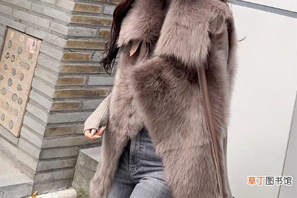 皮毛一体马甲怎么搭配衣服
