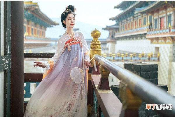 一片式齐胸襦裙怎么防掉
