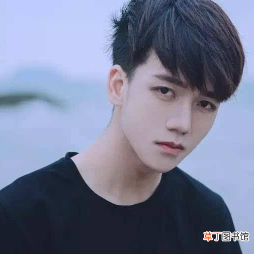 男生的发型