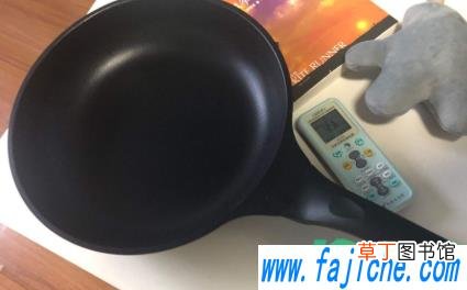 电磁炉锅用久了锅底凸出怎么回事 电磁炉锅中间凸起怎么办