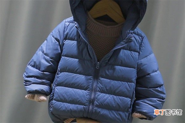 羽绒服一股鸭子味道还能穿吗