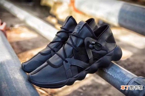 Adidas Y3是什么品牌