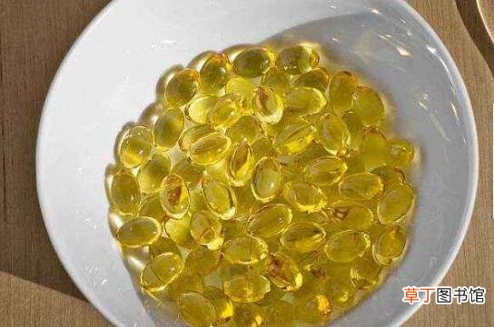 女人吃鱼油的好处与坏处有哪些