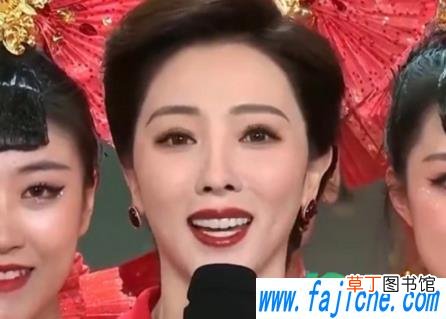2021春晚李思思同款口红试色 2021春晚李思思口红色号