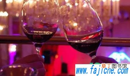 女的喝酒了是不是也想要 女生喝酒后会主动是真的吗