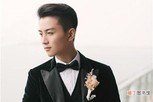 新郎穿什么颜色的西装合适