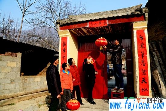 对联贴好了可以换吗 对联贴好了可以撕下来换一副吗