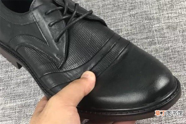 皮鞋起皱怎么处理