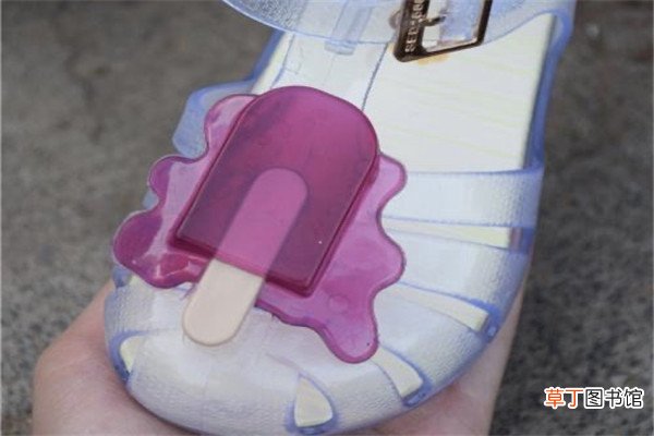 透明果冻鞋发黄怎么办
