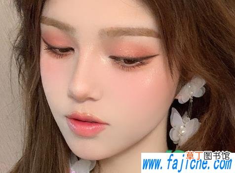 纹的眼线怎么去掉小方法 纹的眼线能彻底洗掉吗