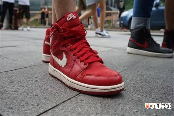 aj1女鞋码偏大还是偏小