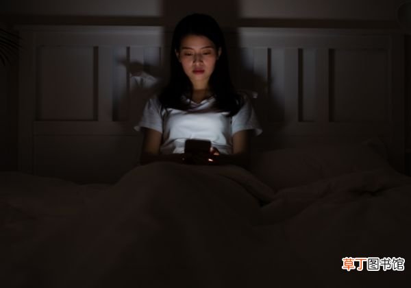 眼周干燥是怎么回事 眼周干燥的原因是什么