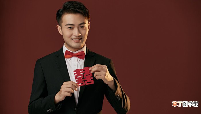 夏季男士参加婚礼穿什么衣服 夏季男士参加婚礼应该穿什么衣服