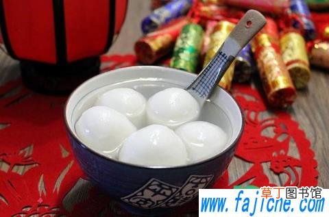 速冻汤圆煮之前需要解冻吗 速冻汤圆是解冻了煮还是直接煮
