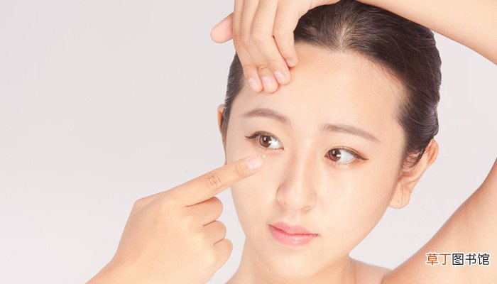 r是左还是右隐形眼镜佩戴方法 隐形眼镜的r是左还是右