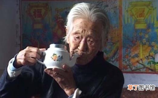 被老年人忽视的卫生习惯 子女跟老人沟通讲究技巧