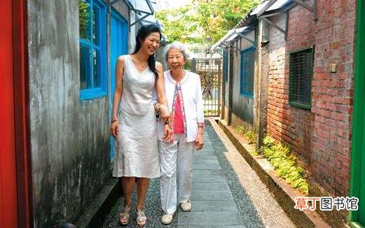 老人选择独居的原因 说服独居父母同住的技巧