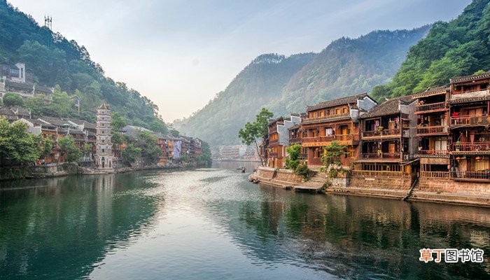 凤凰古城在哪里市县